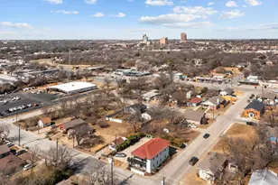1029 E Hickory St, Denton, TX 76205 - Photo 3