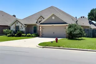 1209 Butterfield St, Bridgeport, TX 76426 - Photo 3