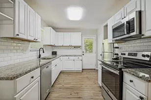 2214 Pine St, Grand Prairie, TX 75050 - Photo 13