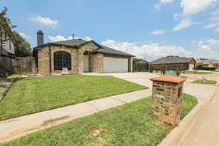 5616 Indian Hill Dr, Arlington, TX 76018 - Photo 3