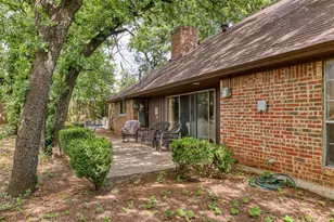 7432 Brentwood Stair Rd, Fort Worth, TX 76112 - Photo 37
