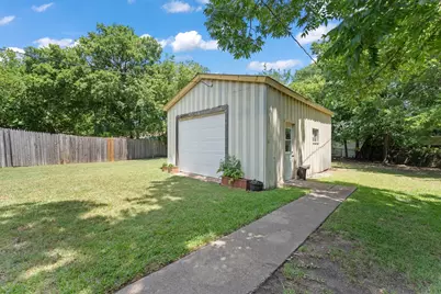 311 Robin Court, Burleson, TX 76028 - Photo 25