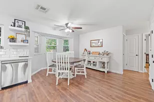 311 Robin Ct, Burleson, TX 76028 - Photo 11