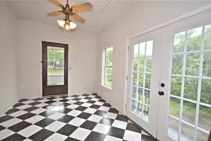1402 E Chaffin St, Sherman, TX 75090 - Photo 15
