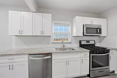 221 16th Street, Grand Prairie, TX 75050 - Photo 9