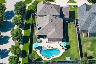 800 Dusty Trl, Little Elm, TX 76227 - Photo 5