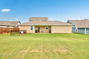 1371 Orange Blossom Ct, Gainesville, TX 76240 - Photo 27