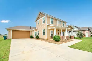 1371 Orange Blossom Ct, Gainesville, TX 76240 - Photo 3