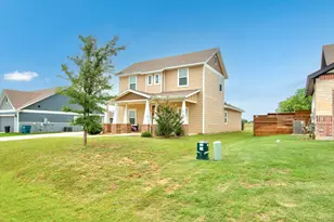 1371 Orange Blossom Ct, Gainesville, TX 76240 - Photo 3