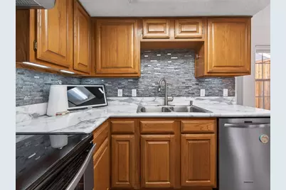 10923 Gable Circle, Dallas, TX 75229 - Photo 11