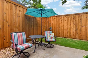 10923 Gable Cir, Dallas, TX 75229 - Photo 21