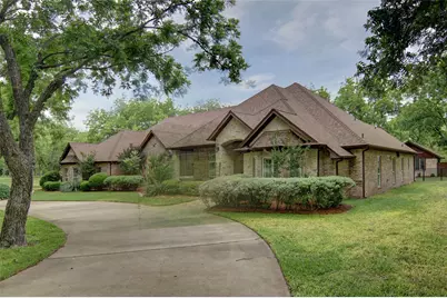 7402 Hampton Drive, Granbury, TX 76049 - Photo 3