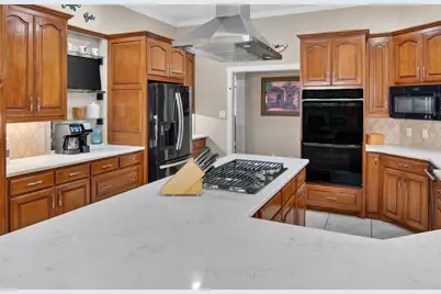 7402 Hampton Drive, Granbury, TX 76049 - Photo 15
