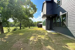 208 Silverleaf Dr, Fort Worth, TX 76112 - Photo 29