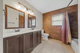 733 Arliss Dr, Woodway, TX 76712 - Photo 13