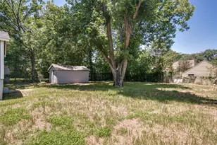 606 W High St, Terrell, TX 75160 - Photo 25