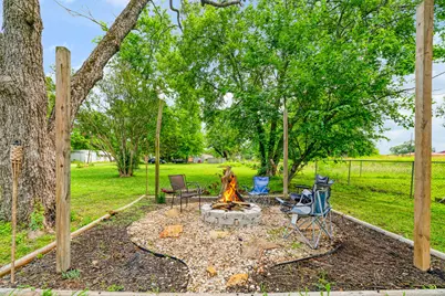 403 Monroe, Deport, TX 75434 - Photo 3