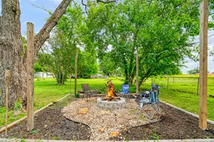 403 Monroe, Deport, TX 75434 - Photo 3