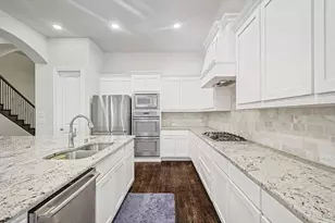 2812 Cedar Elm Dr, Carrollton, TX 75010 - Photo 9