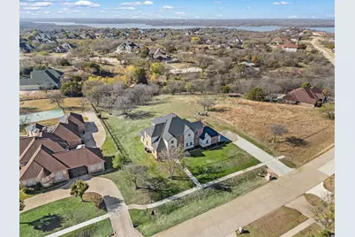 828 Mallard Pointe Drive, Grand Prairie, TX 75104 - Photo 31
