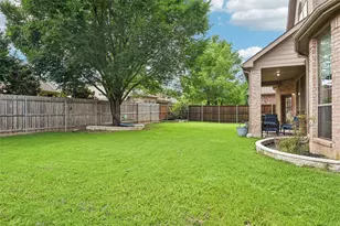 837 Moss Cliff Cir, McKinney, TX 75071 - Photo 13
