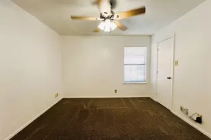 929 W Hickory St, Denton, TX 76201 - Photo 13