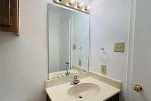 929 W Hickory St, Denton, TX 76201 - Photo 17