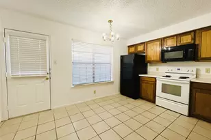 929 W Hickory St, Denton, TX 76201 - Photo 9