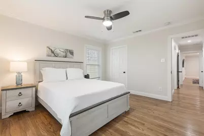 4535 Calmont Avenue, Fort Worth, TX 76107 - Photo 15