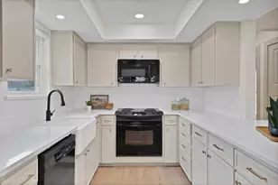 929 Thistle Ridge Ln, Arlington, TX 76017 - Photo 13