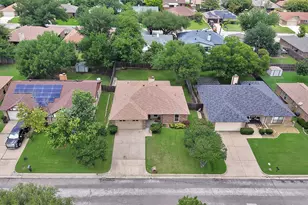 929 Thistle Ridge Ln, Arlington, TX 76017 - Photo 33