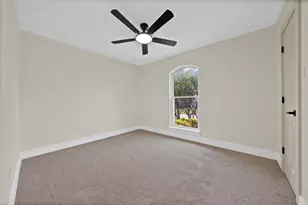 929 Thistle Ridge Ln, Arlington, TX 76017 - Photo 25