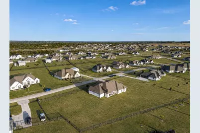 129 Southern Court, Springtown, TX 76082 - Photo 39