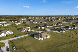 129 Southern Ct, Springtown, TX 76082 - Photo 39