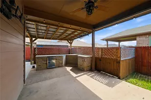 948 Meadow Scape Dr, Fort Worth, TX 76028 - Photo 17