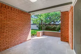 6327 Town Hill Ln, Dallas, TX 75214 - Photo 23