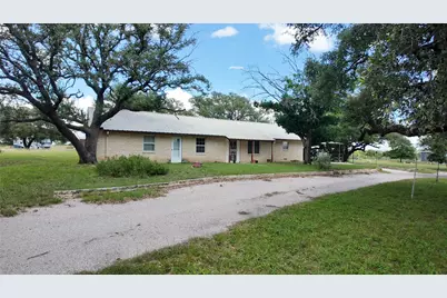915 W Hwy 84 Highway W, Mullin, TX 76864 - Photo 1