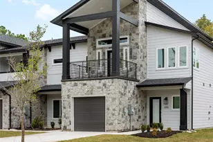 696 N Center St, Arlington, TX 76011 - Photo 1