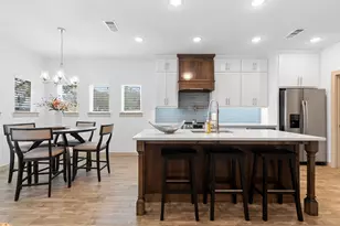 696 N Center St, Arlington, TX 76011 - Photo 9