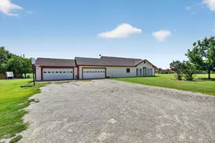 1958 Crockett St, Sanger, TX 76266 - Photo 3