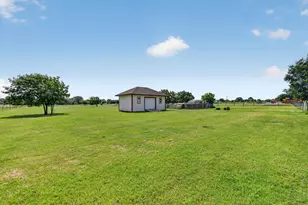 1958 Crockett St, Sanger, TX 76266 - Photo 27