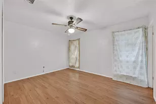 910 Kerry St, Benbrook, TX 76126 - Photo 3
