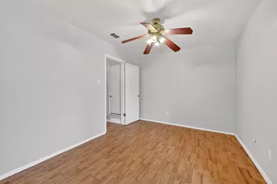 910 Kerry Street, Benbrook, TX 76126 - Photo 27