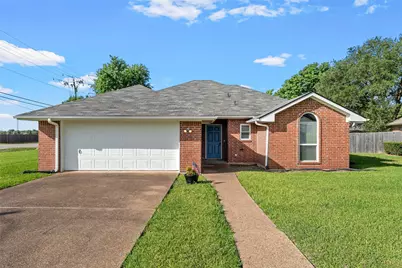 316 Evergreen Court, Hewitt, TX 76643 - Photo 1