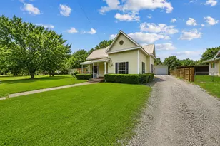 208 Frisco St, Cumby, TX 75433 - Photo 3