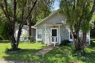 508 E Parks Ave, Waxahachie, TX 75165 - Photo 1