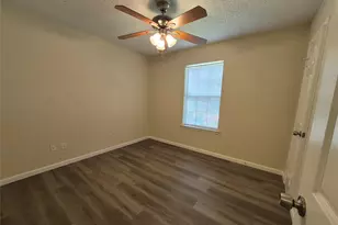 825 Springhill Dr, Burleson, TX 76028 - Photo 11