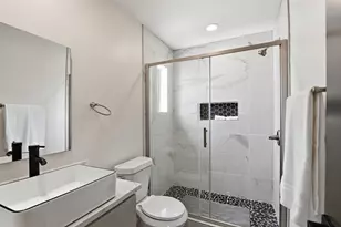 521 York St, Athens, TX 75751 - Photo 27