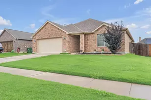 316 Valley Dr, Aubrey, TX 76227 - Photo 1