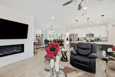 2404 Beverly Drive, Granbury, TX 76048 - Photo 5